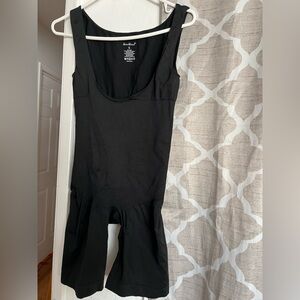 Chic Black Sleeveless Jumpsuit Shape Wear Size L